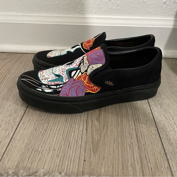 Vans - Picture 2 of 3